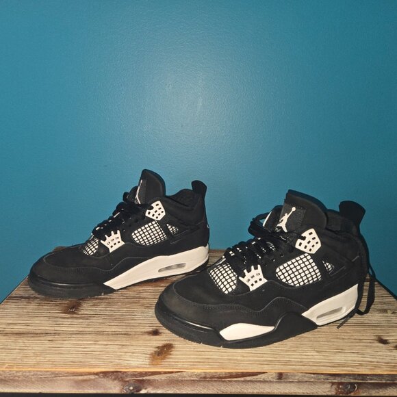 Jordan White Thunder - Size 8 - Black/White main image 4